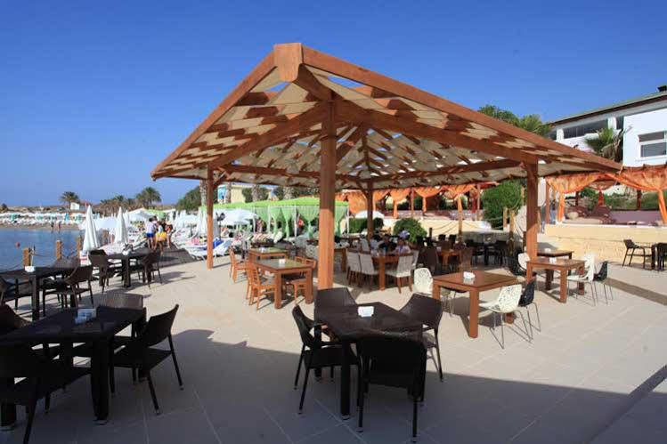 Hotel Le Chateau Lambousa